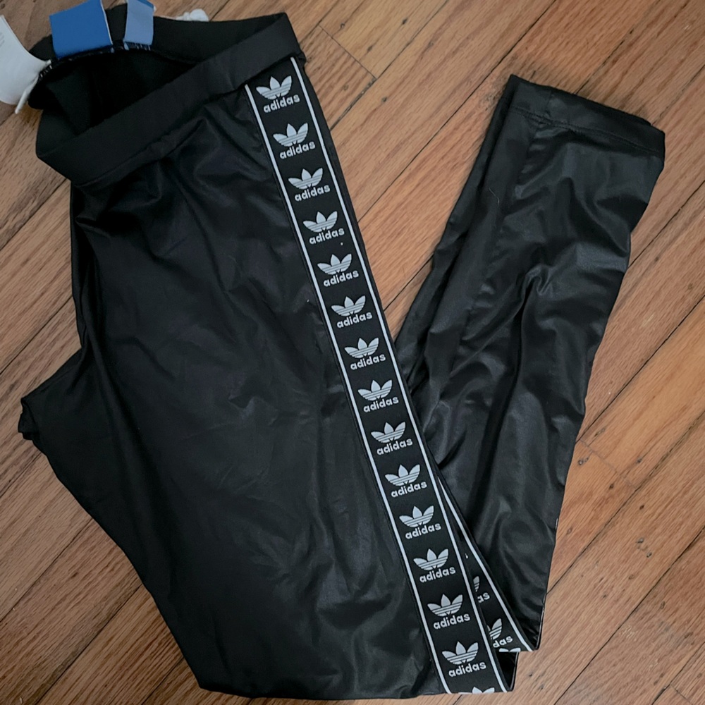 SOLD❗️❗️Adidas leggings